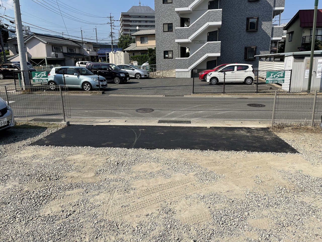 長野市鶴賀七瀬　月極駐車場出入口の舗装工事を行いました